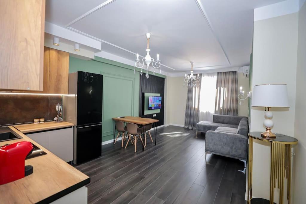 Appartamento Miku - Impressive 1 Bedroom Downtown Tirana