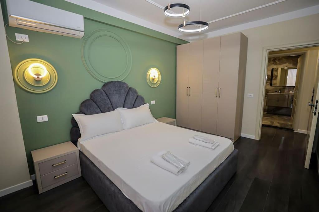 Miku - Impressive 1 Bedroom Downtown *