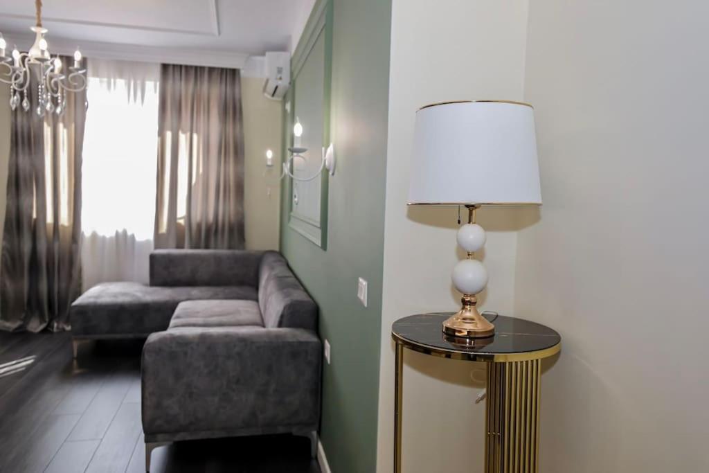 Miku - Impressive 1 Bedroom Downtown Appartamento Tirana